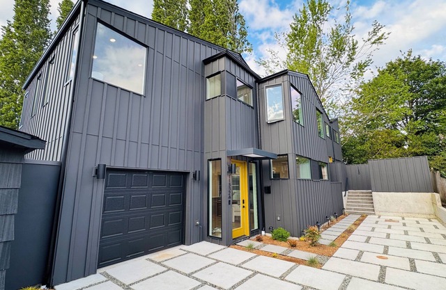 Brand New Architecture Gem 3BR House +SPA Bathroom