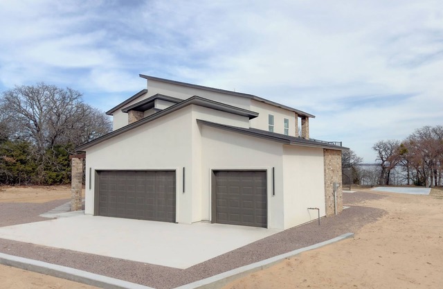 Brand new Beachside Alcove w/all amenities, private pickleball court &game room