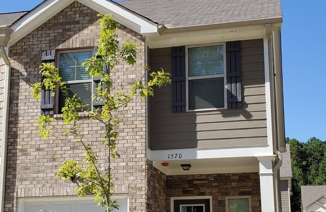 Brand new beautiful townhome 3 beds 2 and 1/2 baths for your getaway