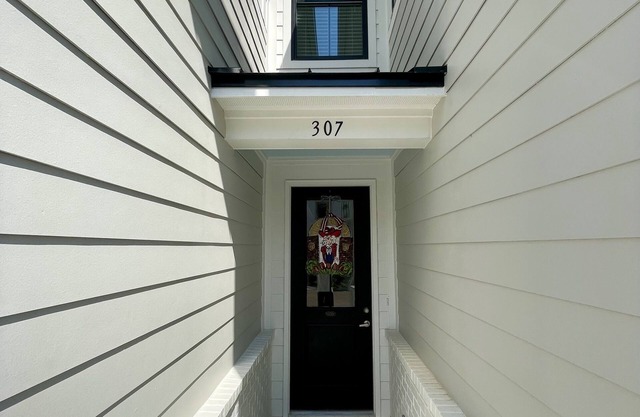 BRAND NEW BUILD! Ole Miss Family Condo, Perfect for Games!