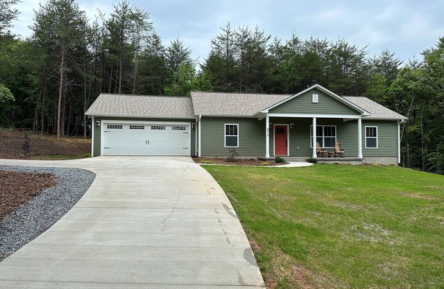 BRAND NEW COZY HOUSE
