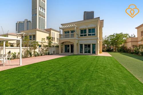 Brand new Large Villa JVT Private Garden