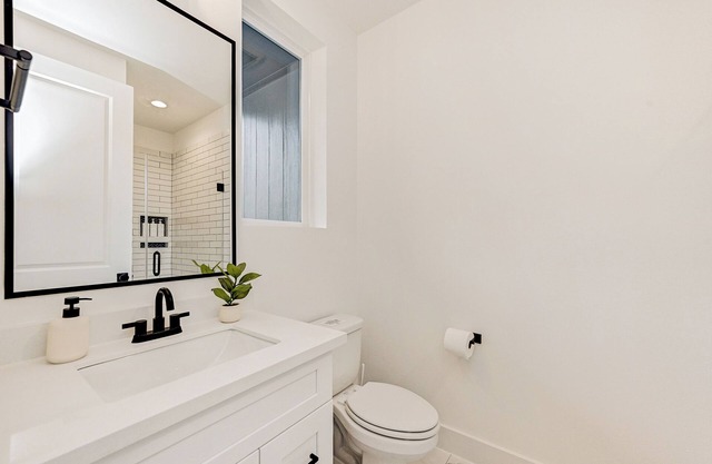 Brand New Luxury Central Houston Galleria Retreat