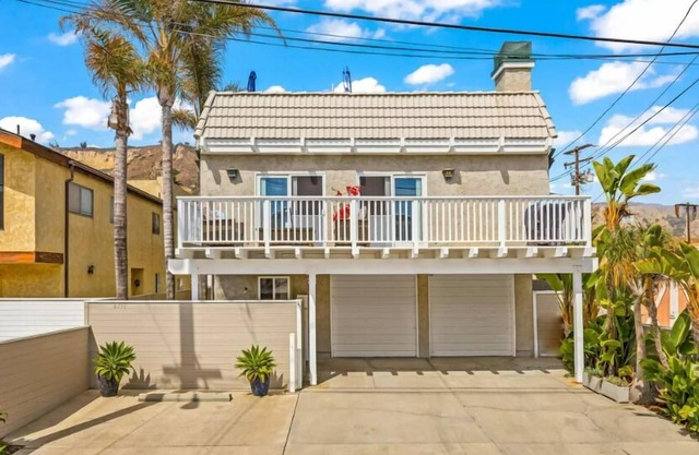 Breakers by the Beach - 1 minute walk to beach
