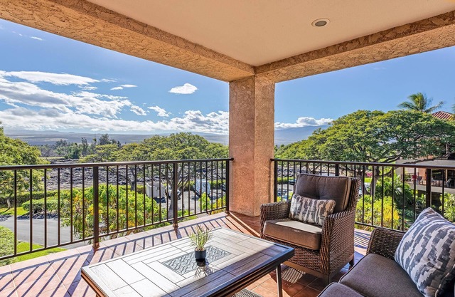Breathtaking Mountain Views Beach Walk Condo w/Marble Bath