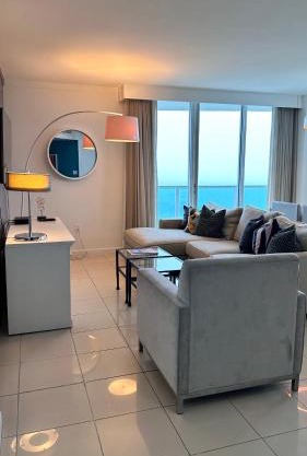 Breathtaking Direct Bay Views 2 bedroom condo with parking