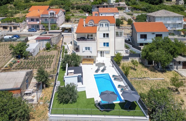 Breathtaking villa W Seaview & heated pool