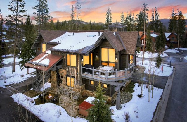 Breckenridge 18 - Four Bedroom Villa, Sleeps 12