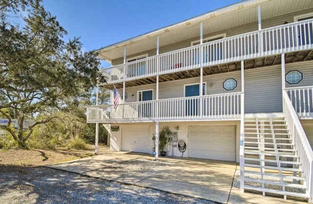 Breezy Heights Perdido Key: Sleeps 6-8 & Pet Friendly