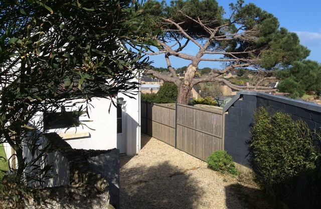 Brehat Island. Comfortable house for 4 people.