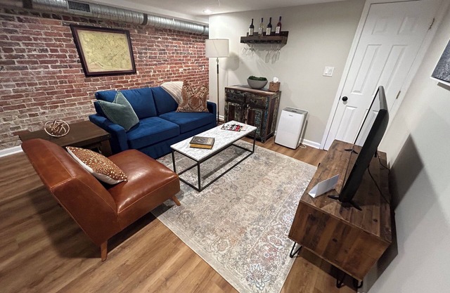 Brickside on the Boundary: A Cozy Basement Suite