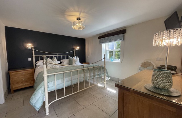 Bridge Mews - a mew that sleeps 2 guests in 1 bedroom