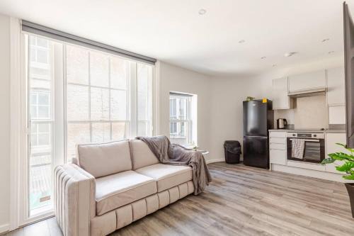 Bright 1-Bed Apartment In City Centre Liverpool