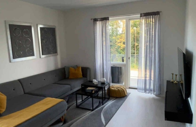 Bright 3-Room Apartment with Balcony