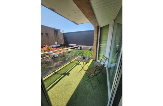 Bright apartment with private terrace right next to the Basilix