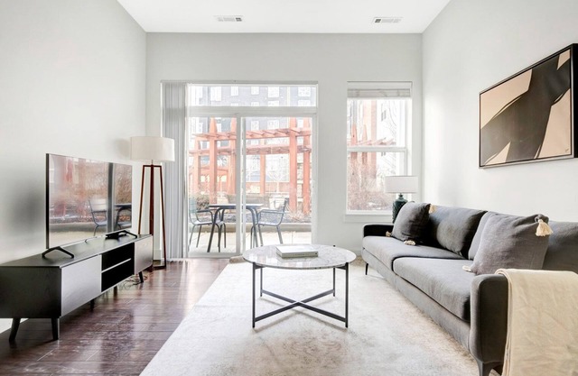 Bright Alewife 1BR w/in-unit W/D close to shopping center, by Blueground