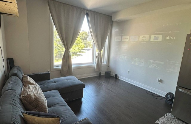 Bright and Beautiful 2-Bedroom Townhouse Retreat