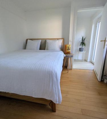 Bright and cozy ensuite room in shared apartment