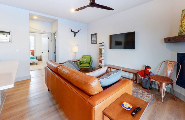 Bright & beautiful modern townhome with fireplace, balcony & walkable locale