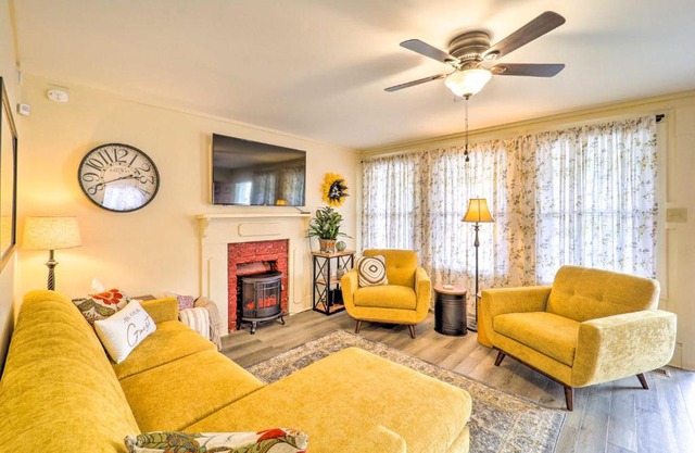 Bright Boone Home Walk to Appalachian State!