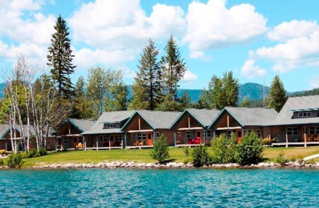 Bright, breezy, and close to the shoreline, "Beach Attitude" captures lakeside fun and easy resort living all year long!