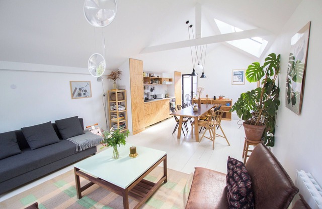 Bright & Eco-Friendly Wooden Home – A Peaceful Retreat Near Paris