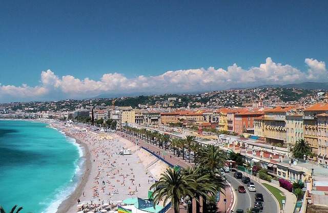 Bright F1 40 M² South 5 min from the Beach on Feet WEB SHEETS