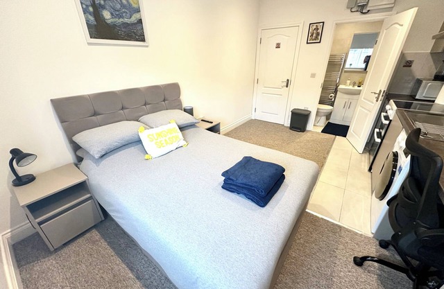 Bright Modern, Private Apartment, 15 Mins To Central London