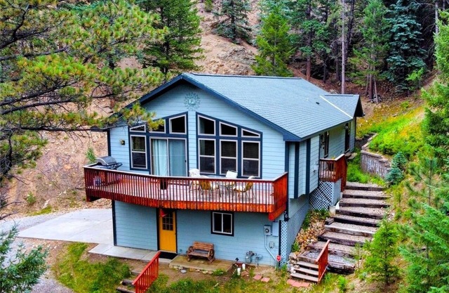 Bright & Spacious Cabin 1-mi from Idaho Springs, on 5 acres + Mountain Views!n
