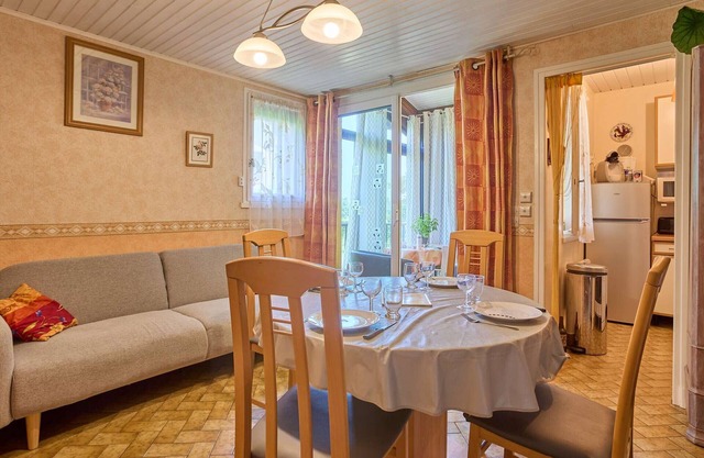 Bright T2 bis with veranda, free parking, wifi, near nature