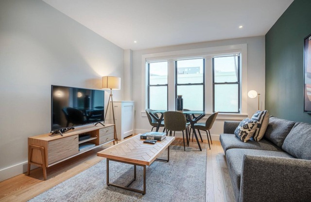 Brighton 2BR near St. Elizabeth's Hospital