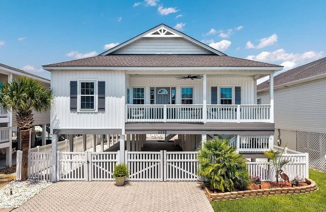 Brilliant 4-bedroom House in North Myrtle Beach, Cherry Grove