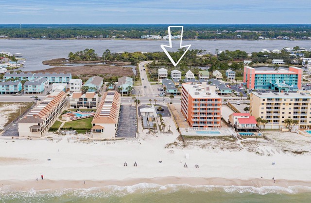 Bring the Pup! Steps to Beach, Dining & Shops, 3 Sunny Balconies, Cozy Firepit!