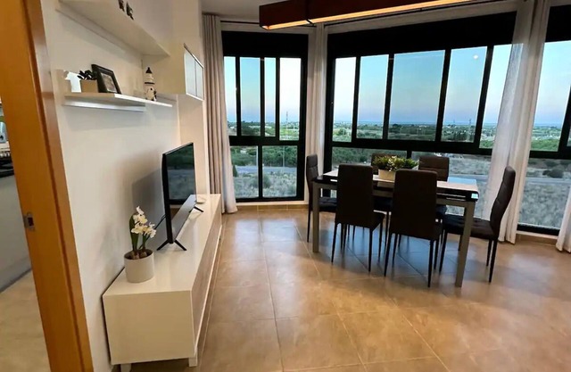 Brisa Azahar - Cozy Apt for 6 with AC and WiFi 7min from the beach