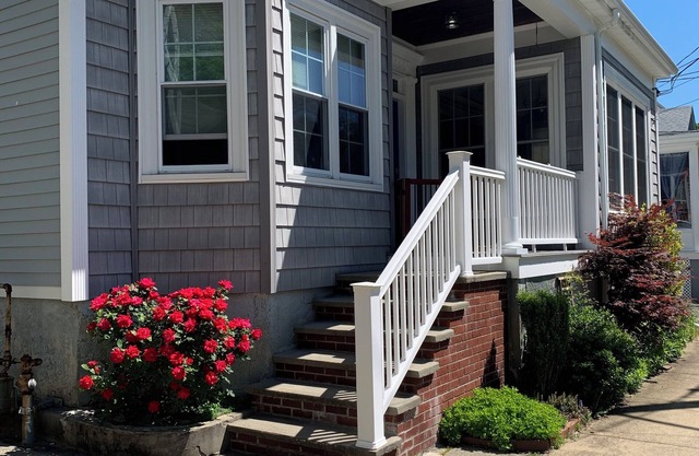Bristol Breeze Retreat, 3 BR, 3 bath home in gorgeous downtown Bristol, RI