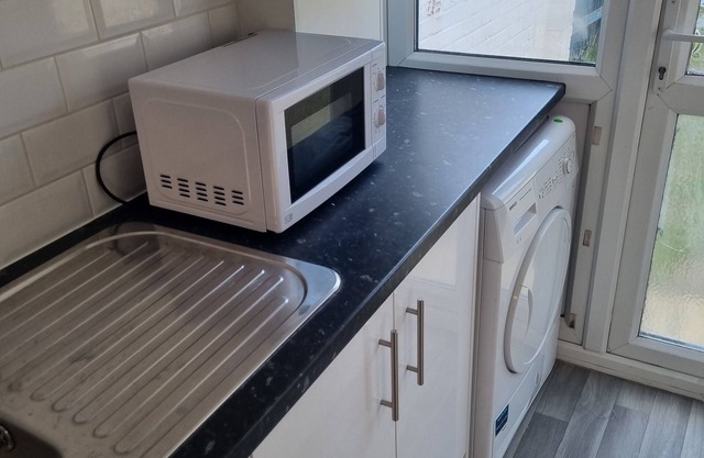 Britton Street Retreat - 4 Bedroom House