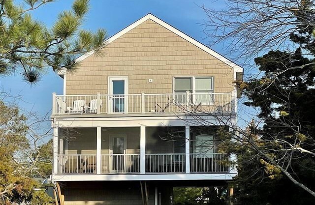 Broadkill Beach Beauty! This is truly a terrfic beach house.