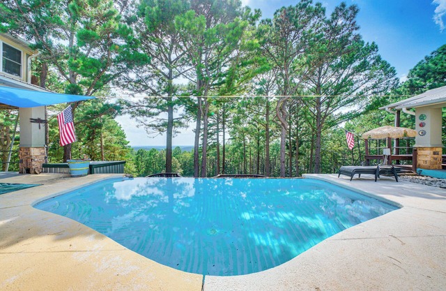 Broken Bow Escape w/Mountain Views & Pool Access!