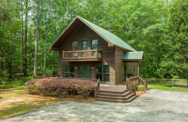 brown dog cabin at lake oconee