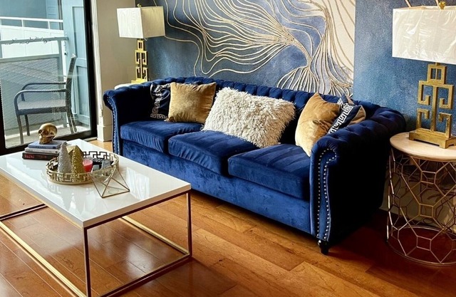 Buckhead Luxury w/ pool view balcony-minutes from downtown Atlanta