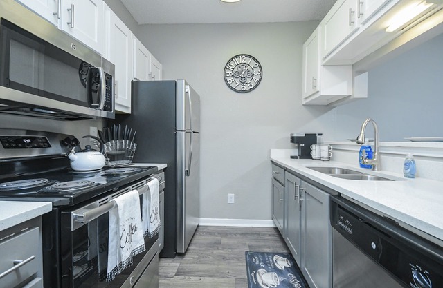 Buckhead Oasis (Unfurnished Apartment)