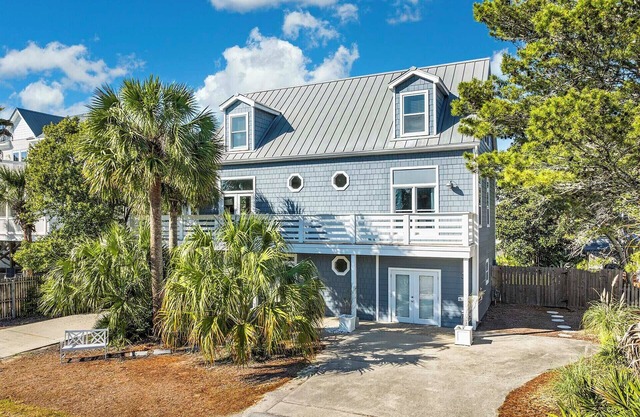 Buddy Street Retreat - 30A Vacation Home, Heated Private Pool, Walk to Beach!