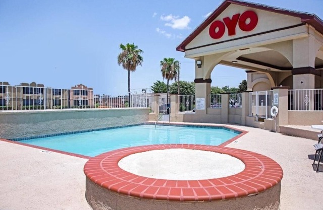 Budget-Friendly Hotel Near McAllen-Miller International Airport