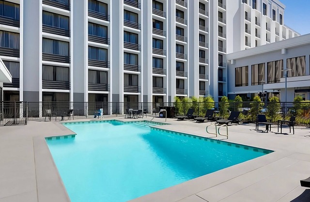 Budget-Friendly Stay! Outdoor Fireplace, Near Rosemary Gardens Park