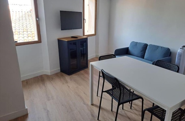 BudgetBnb petit duplex centre médiéval