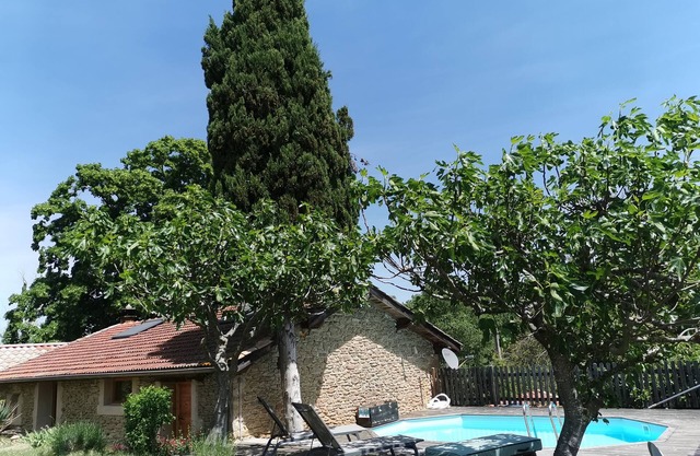 Bulle de nature- typical Drôme des collines gîte