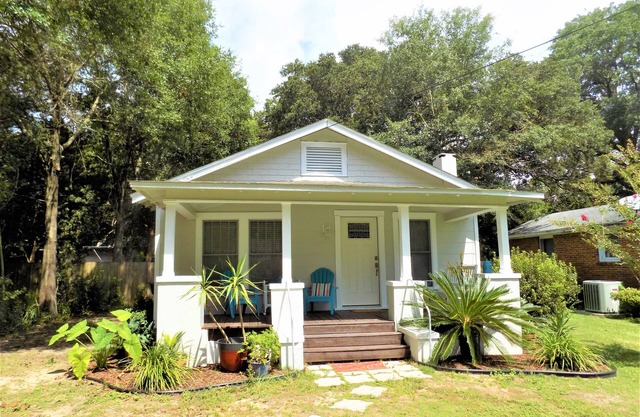 Bungalow at Bobe Street