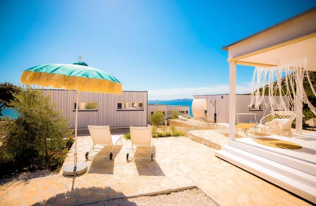 BUQEZ ECO RESORT - Villa 12 - direct at sea