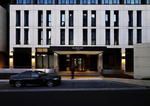Burbury Hotel & Apartments