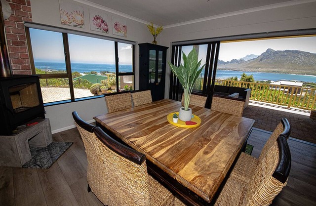 Butterfly Villa Family Suite: Private Deck & Jacuzzi, Ocean & Mountain Views
